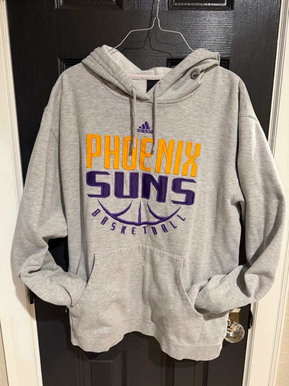 VTG adidas Light Gray Hoodie with embroidered Logo